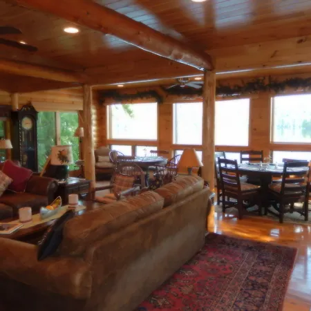 Kiwassa Lake Bed & Breakfast-3