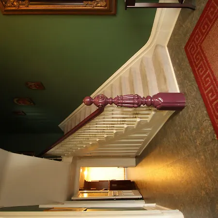 Balmoral House Bed & Breakfast-2