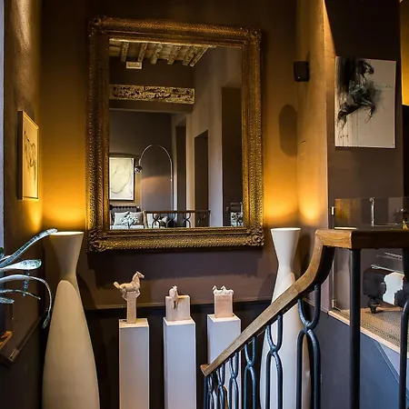 Porcellino Gallery Art Boutique Bb-3