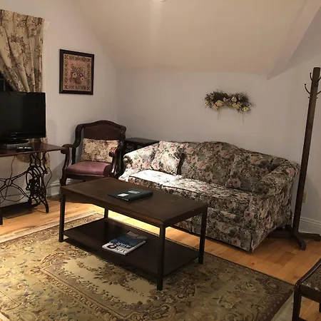 Alpine Haus Bed & Breakfast Inn-3