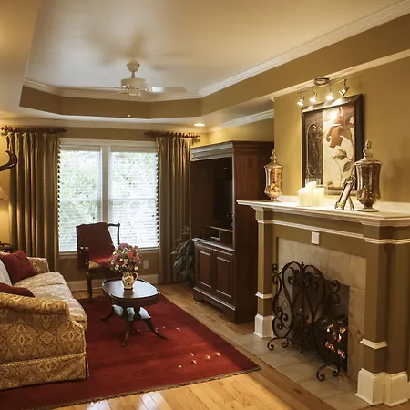 Biltmore Village Inn B&B-3