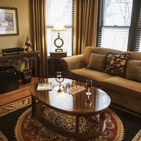 Biltmore Village Inn B&B-2