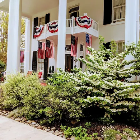 Allegiance Bed And Breakfast-3