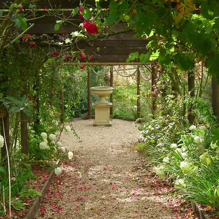 Rookwood Farmhouse B&B-3