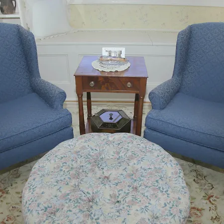 Bykenhulle House Bed And Breakfast-2