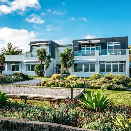 Waiheke Waterfront Lodge-3