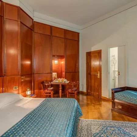 Boutique Hotel In Piazza Della Signoria-2