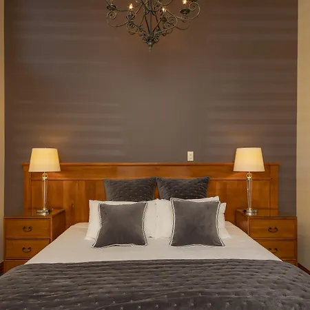 Arrowtown House Boutique Hotel-2