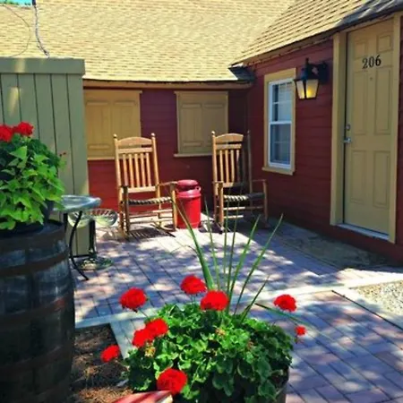Colonial Inn-3