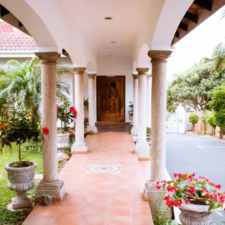 Centre Court B&B-3