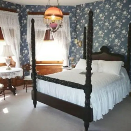 Squiers Manor B&B-2