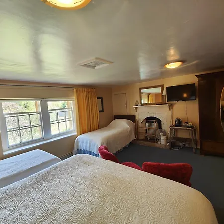 Manor Farm Bed & Breakfast-2