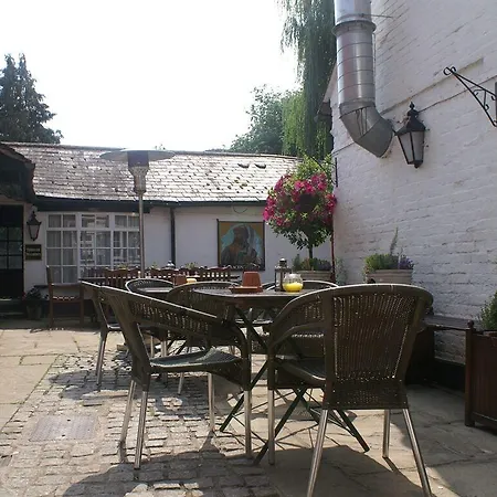 The Saracens Head-2
