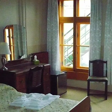 Auberge L'Intendant-2