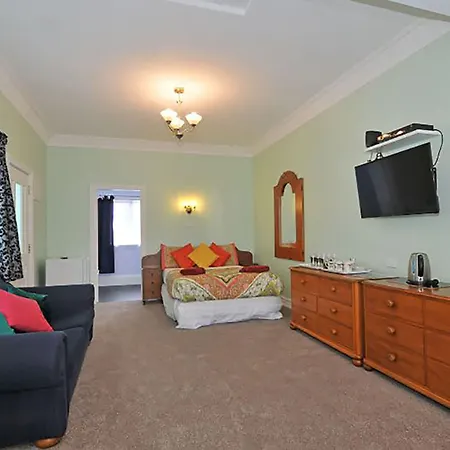 Richmond Guest House-3