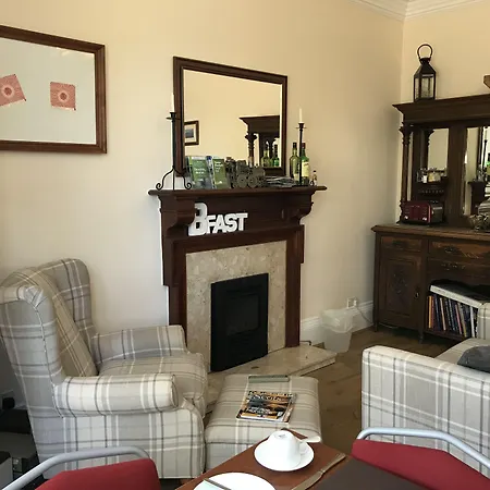Ravenswood Guest House-2