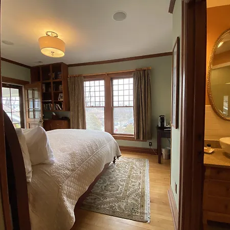 Showers Inn-3