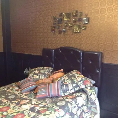Brookside Inn At Laurens-3