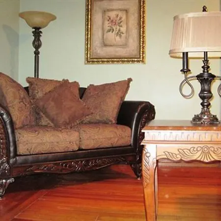 Walton Manor Inn Bed & Breakfast-3