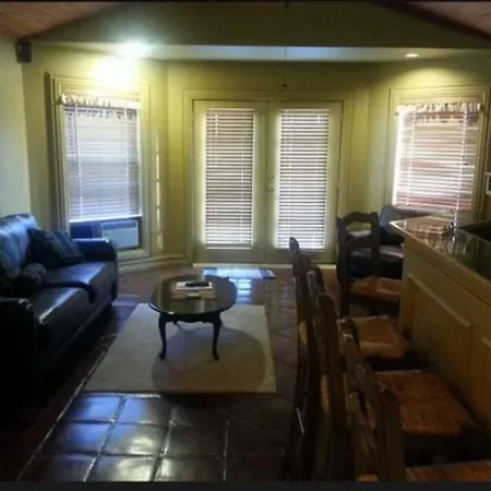 Davis Mountains Inn (Adults Only)-3