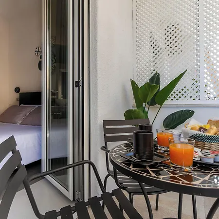 Moai Home-2