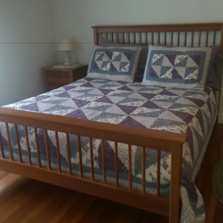 Locust Tree Bed And Breakfast Llc-2