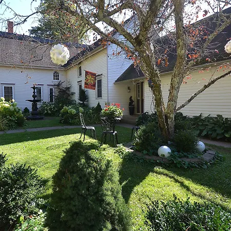 Briarwood Bed & Breakfast-2