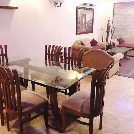 Skylink Suites Bed & Breakfast-2