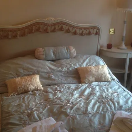 Melody House Bed And Breakfast-3