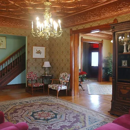 Nauvoo Grand Bed & Breakfast-3