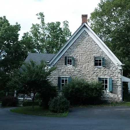 The Stone House Bed And Breakfast-3