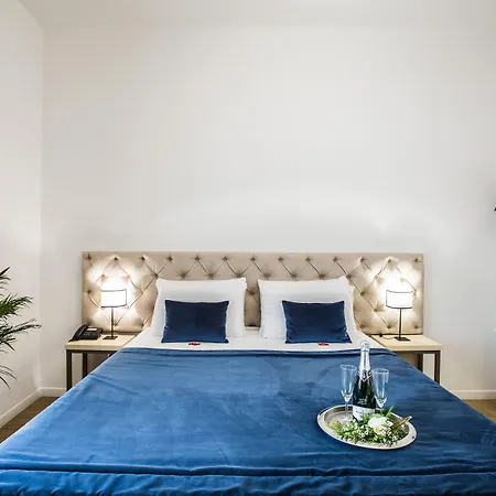 Chic&Town Luxury Rooms Piazza di Spagna-3