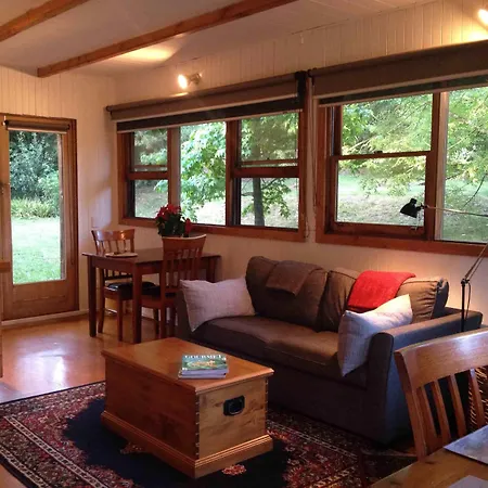 Braeside Mount Macedon Country Retreat Bed And Breakfast-3