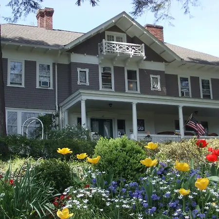 Abbington Green Bed & Breakfast Inn-3