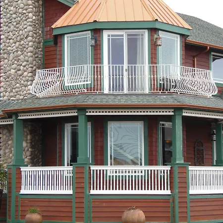 Collins Inn & Seaside Cottages (Adults Only)-3