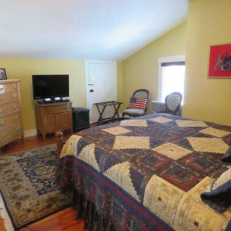 The Swope Manor Bed & Breakfast-3