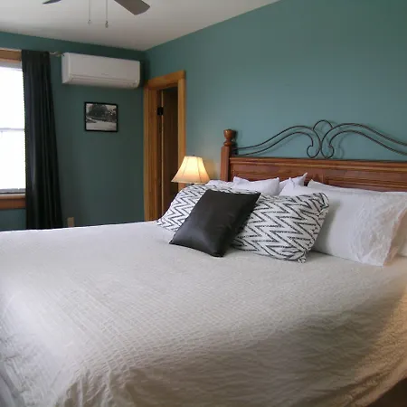 Emilyville Inn-2