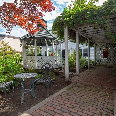 Clark Currier Inn-2