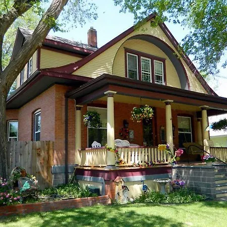 3Rd Street Nest Bed & Breakfast-2