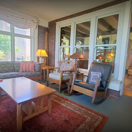 Mendota Lake House Inn (Adults Only)-3