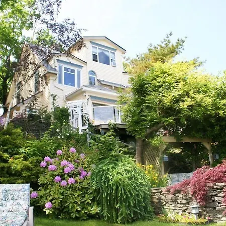 A Boat To Sea Bed & Breakfast-3