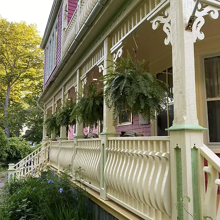 Chambers Guesthouse B&B-3