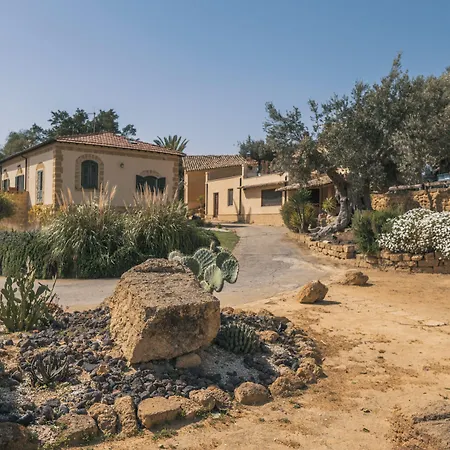 Villa La Lumia B&B Suites & Apartments-2