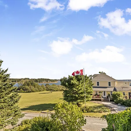 Bayview Pines Country Inn B&B-3
