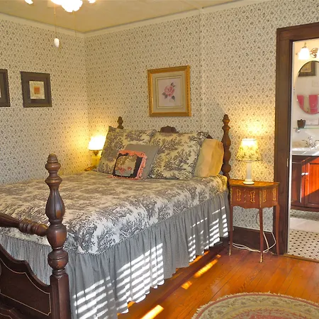 Oakland Cottage Bed And Breakfast-3
