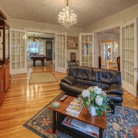 Bluefield Inn, A Select Registry Propery-2