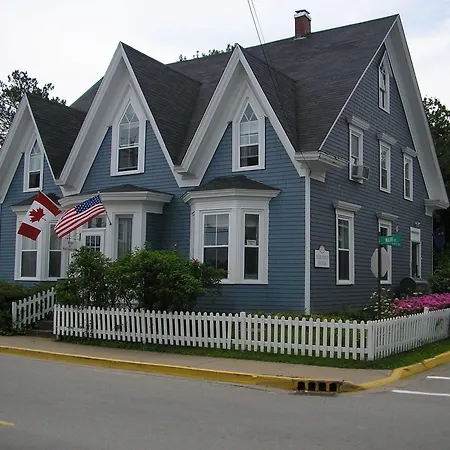 Fairmont House Bed & Breakfast-2