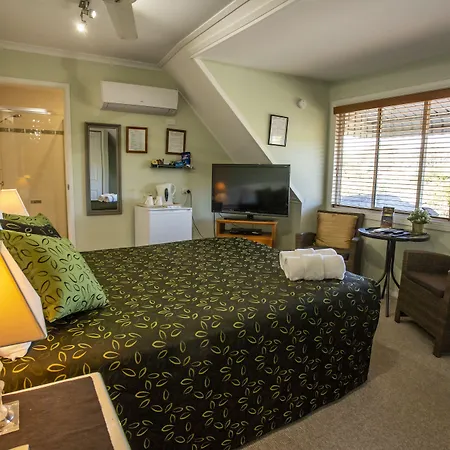 Ainslie Manor Guest House-2