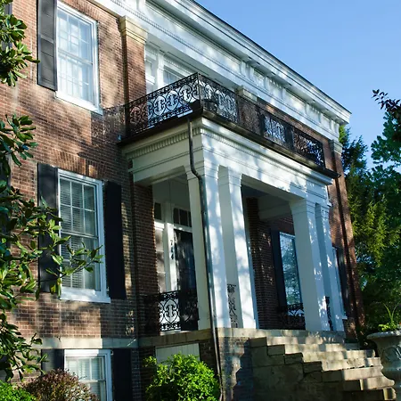 Bourbon Manor Bed & Breakfast Inn-2