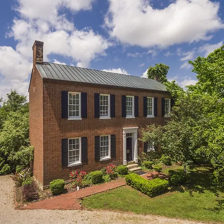 Bourbon Manor Bed & Breakfast Inn-3